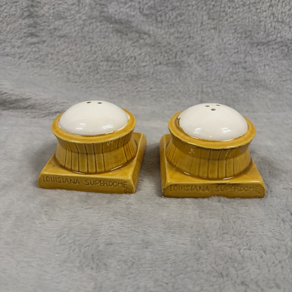 Vintage Louisiana Superdome Salt Pepper Shakers Ceramic Made Japan New Orleans